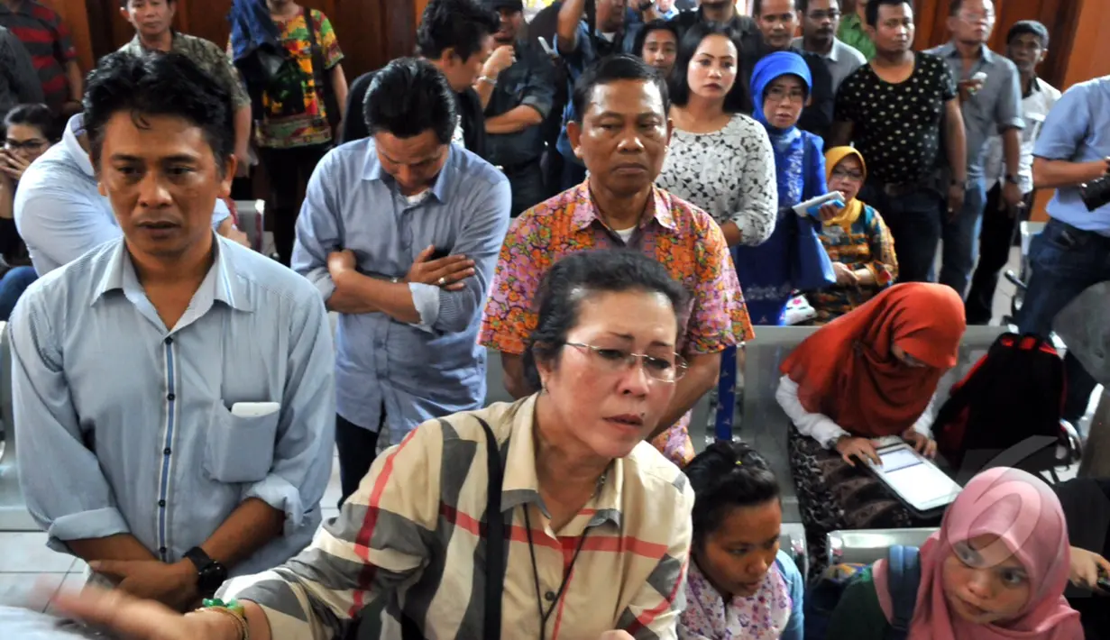 Suasana tegang saat pembacaan keputusan praperadilan yang diajukan mantan Walikota Makassar Ilham Arief Sirajuddin, Jakarta,  Selasa (12/05/2015). (Liputan6.com/Andrian M Tunay)