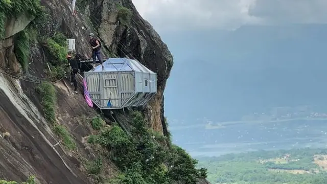 Hotel di pinggir tebing Gunung Parang, Purwakarta