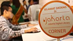 Gerakan Baca Buku Bareng diluncurkan di Gedung Balai Kota, Jakarta, Selasa (17/5). Gerakan tersebut dirancang untuk mengajak warga berperan aktif meningkatkan minat baca. (Liputan6.com/Immanuel Antonius) 