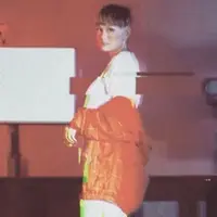 Kece dan nyetrik abis, gaya terbaru Agnez Mo ini bisa banget untuk ditiru.