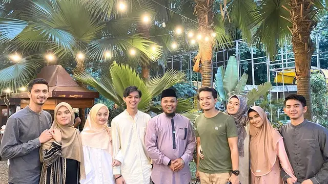 Main Film Bareng, Ini 6 Potret Dinda Hauw dan Dhini Aminarti Bersama Suami