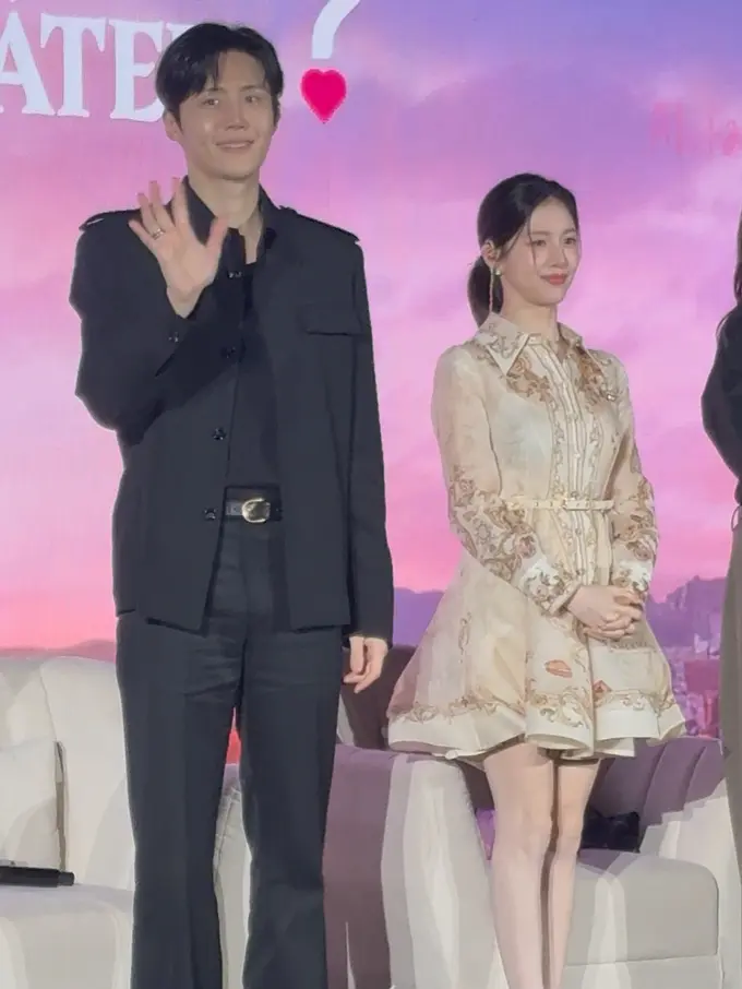 Konferensi Pers Kim Seon-ho dan Go Young Jung dalam drama terbarunya di  Can This Love Be Translated. [Anisha/Fimela]