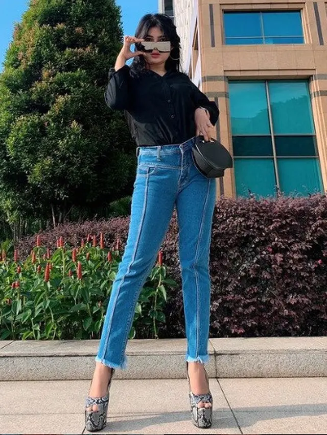 Dipuji Makin Langsing, Ini 7 Potret Terbaru Rosa Meldianti Keponakan Dewi Perssik