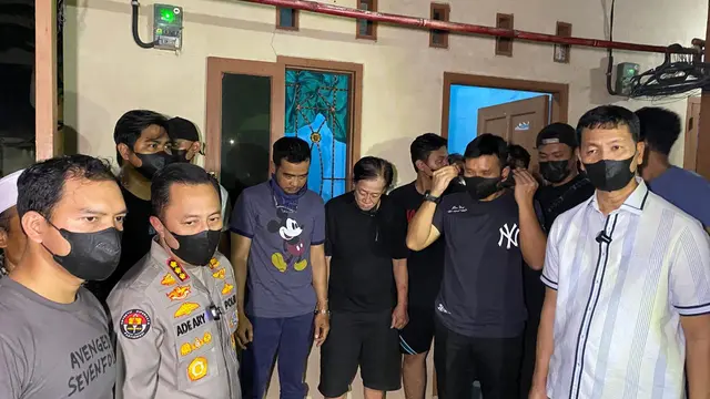 Subdit 3 Ditresnarkoba Polda Metro Jaya tangkap kakek-kakek yang edarkan narkoba di Banten. (Ady Anugrahadi).