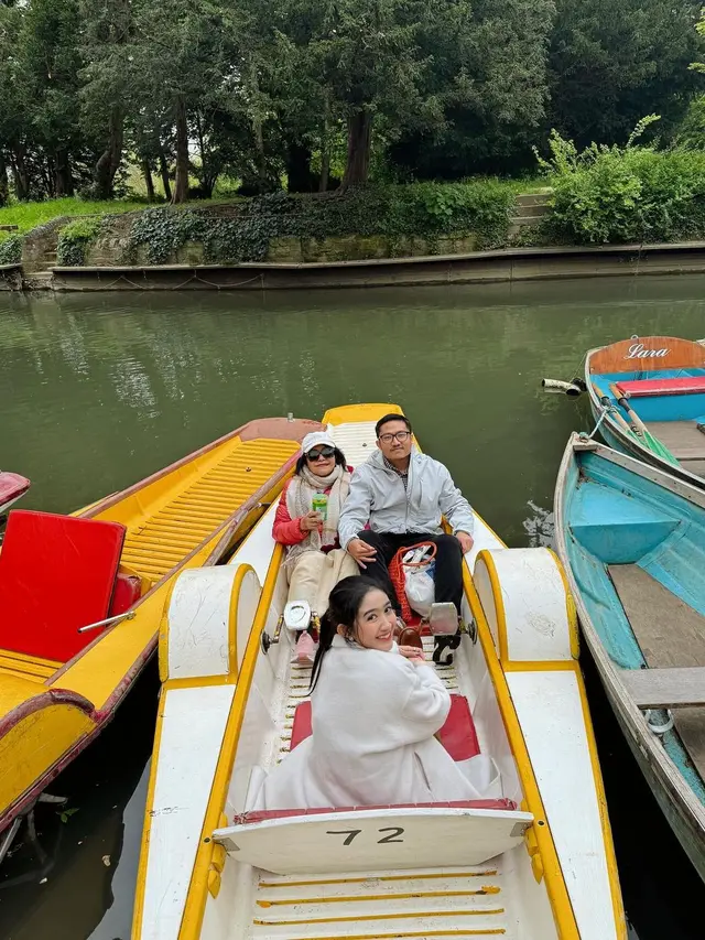 Febby Rastanty dan Orang Tua