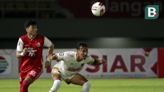 FOTO: Masih Imbang 0-0, Persija Kontra PSM di Babak Pertama - Zulkifli Syukur; Alfath Faathier