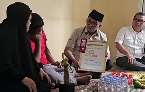 Datangi Rumah Arie Basuki, Gubernur Banten Bawa Kabar Pencarian 5 Jurnalis