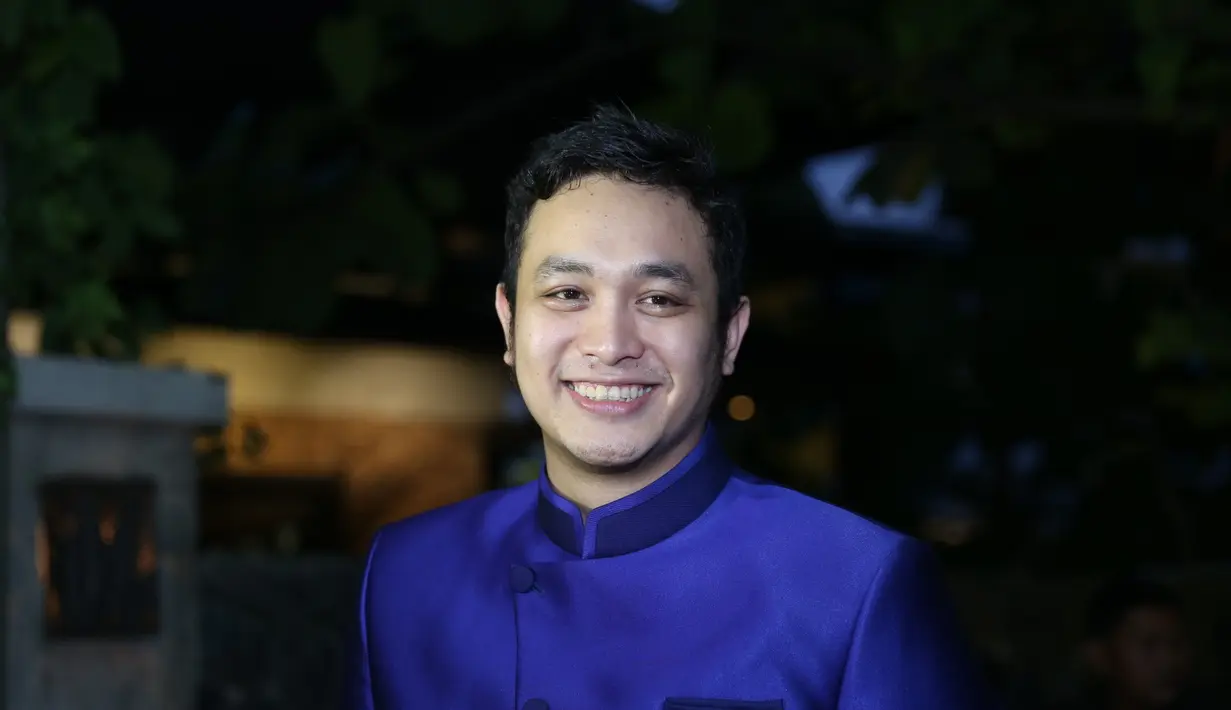 Tepat bangsa Indonesia merayakan ulang tahun yang ke-71, presenter Gilang Dirga resmi melamar kekasihnya. Hari bersejarah bagi bangsa Indonesia dipilih berkaitan dengan ide sang calon istri. (Nurwahyunan/Bintang.com)