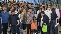 Disambut Menlu Sugiono, 22 WNI dari Iran Tiba di Bandara Soekarno-Hatta Tangerang Banten