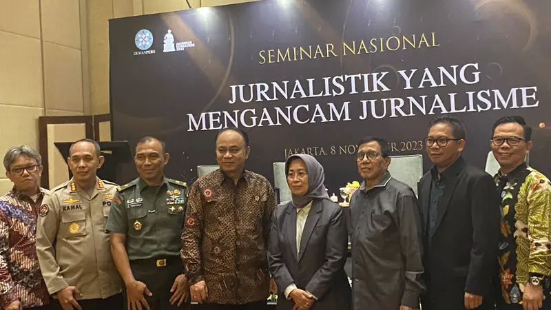 Seminar narsional bertajuk 'Jurnalistik yang Mengancam Jurnalisme'