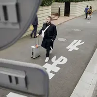 Tidak Ada Kesuksesan yang Dibangun dari Berdiam Diri, Kampanye Apik Terbaru dari Rimowa. Sumber foto: PR.