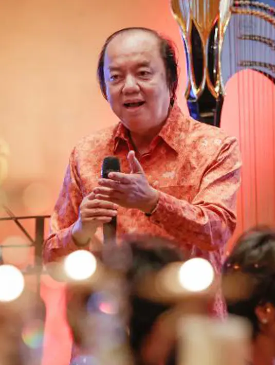 Dato’ Sri Prof. Dr. Tahir atau biasa akrab dipanggil Tahir  adalah pendiri Mayapada Group. Ia menduduki peringkat kesepuluh orang terkaya di Indonesia dengan jumlah kekayaan senilai US$ 2 miliar. (forbes.com)