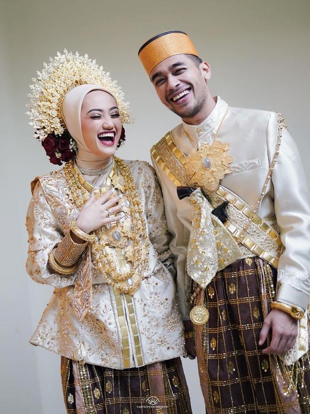 6 Momen Pernikahan Wafda dan Dokter Gigi, Gabungkan Budaya Tradisional dan Modern