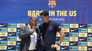 Robert Lewandowski Resmi Diperkenalkan Barcelona