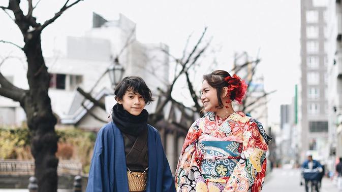 Potret Kebersamaan Rossa dan Anaknya. (Sumber: Instagram.com/itsrossa910)