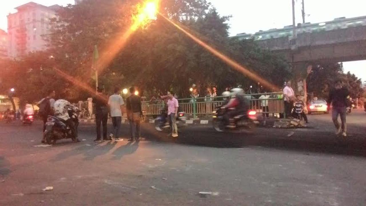 Diblokir Pengunjuk Rasa Kenaikan BBM, Lalu Lintas di Jalan Cikini