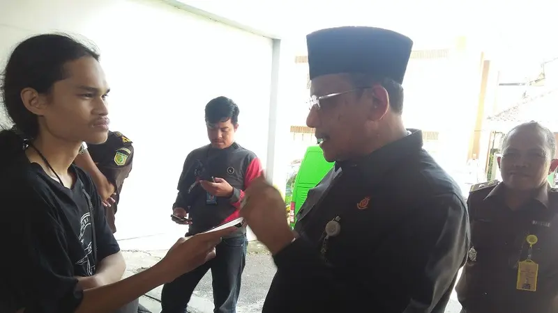 Kepala Kejaksaan Tinggi Sulsel, Tarmizi memberikan keterangan jika pihaknya terus mendalami adanya dugaan perbuatan melawan hukum dalam kegiatan penggunaan dana reses di lingkup DPRD Makassar (Liputan6.com/ Eka Hakim)