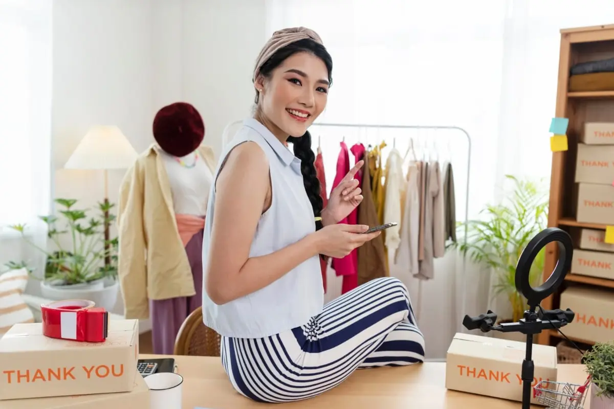 Ingin Memulai Bisnis Fashion dari Nol? Ini 5 Langkah Jitu untuk Sukseskan Mimpimu! (Foto dok : Freepik/our-team)