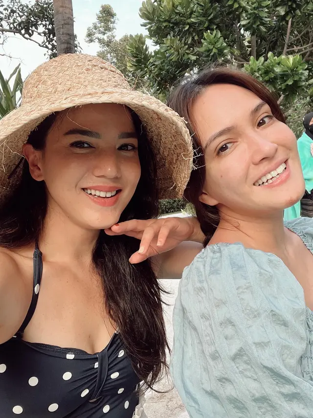 7 Potret Liburan Alice Norin Bersama Buah Hati, Isyaratkan Pindah Ke Bali