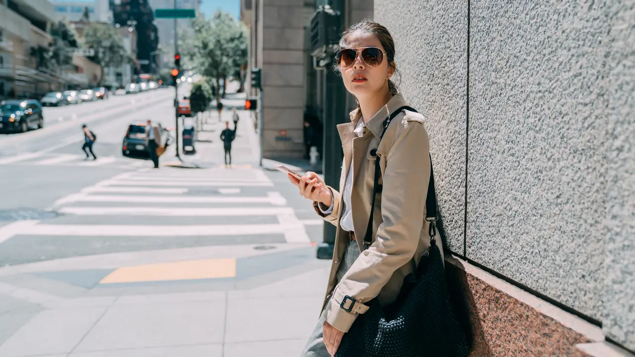 perempuan dan november lebih bersinar