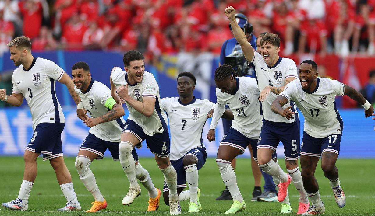 Bermain di Duesseldorf Arena, Inggris berhasil mengalahkan Swiss lewat adu penalti 1-1 (5-3). (Adrian DENNIS/AFP)