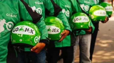 Tak hanya Joko Widodo, mantan wakil presiden Boediono juga ikut berkomentar tentang pelarangan ojek online ini.