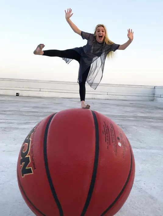 Dengan video konyolnya yang seringkali diunggah di Instaram dan Youtube, Lele Pons pun menjadi selebram yang banyak digemari. (instagram/lelepons)