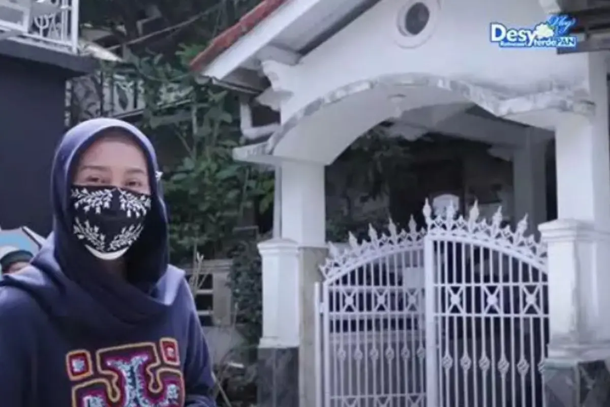 Pernah Rasakan Tinggal di Gang Sempit, Begini Potret Dapur Rumah Lama Desy Ratnasari yang Minim Perabotan