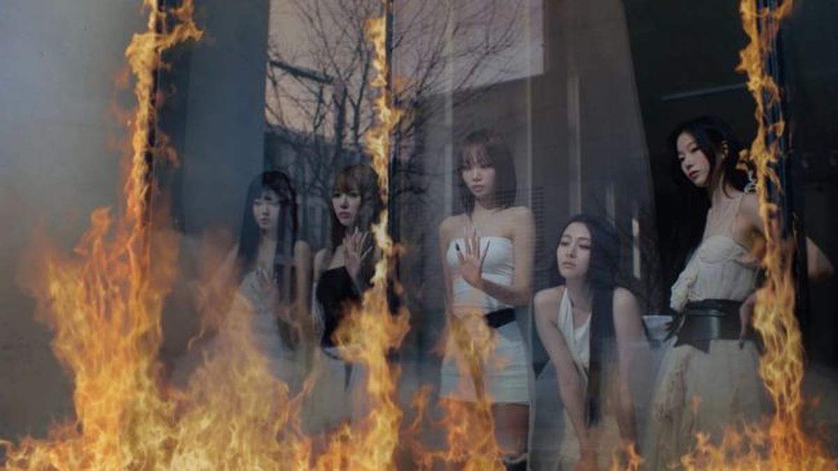 Le Sserafim Rilis Teaser Terbaru untuk Lagu Born Fire di Album Hot, Tampilkan Visual Memikat