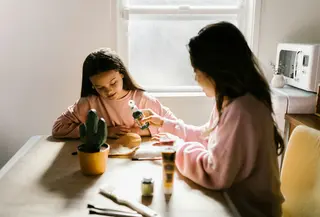 Aktivitas seni mengasah kreativitas anak Anda. [Dok/Pexels.com/RDNE Stock project].