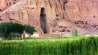 Dua patung terbesar di Lembah Bamiyan hancur karena ulah Tentara Taliban pada Maret 2001. Kini tidak ada lagi bagian patung yang bisa diselamatkan. (Foto : Muhammadi Reza Ghulam/UNESCO Kabul)