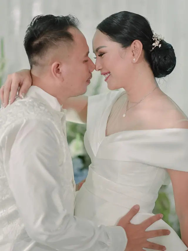 Kalina Oktarani dan Vicky Prasetyo