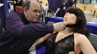 Makin Banyak Orang Kesepian, Robot Seks Bakal Gantikan Manusia | via: huffpost.com