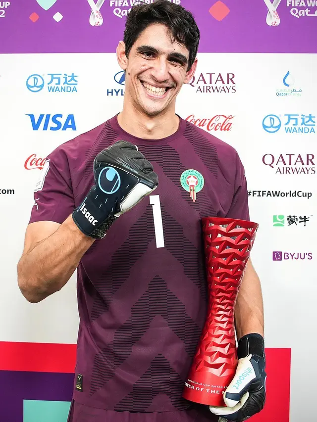 Yassine Bouno dinobatkan sebagai Man of the Match Maroko vs Spanyol