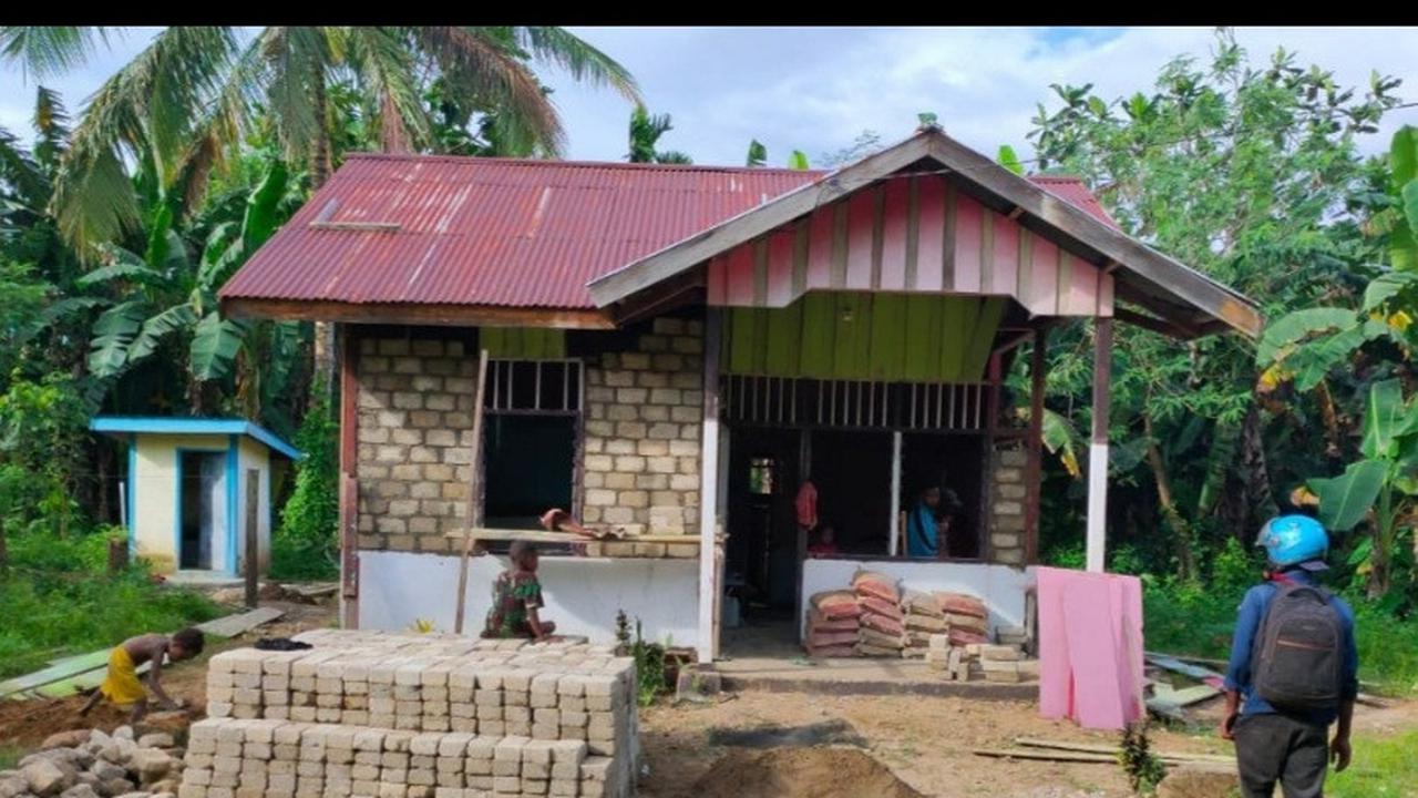 Bantuan Stimulan Perumahan Swadaya (BSPS) atau bedah rumah