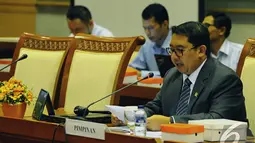 Wakil Ketua DPR Fadli Zon saat memimpin rapat pemilihan ketua Komisi I, Jakarta, Rabu (29/10/2014) (Liputan6.com/Andrian M Tunay)