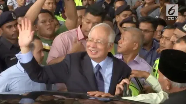 Mantan perdana menteri Malaysia Najib Razak, dalam persidangan pembacaan dakwaan di Pengadilan Malaysia, mengaku tidak bersalah atas 25 tuduhan yang berkaitan dengan penyalahgunaan kekuasaan dan pencucian uang.