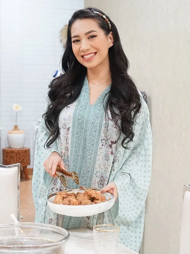 Gaya pakaian Abel Cantika saat lebaran/dok. Zalora