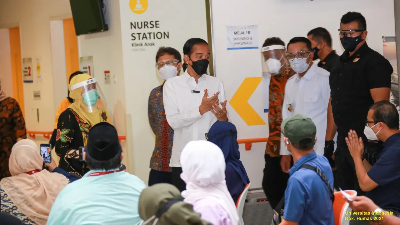 Presiden Republik Indonesia Joko Widodo melakukan kunjungan ke Kampus Universitas Indonesia (UI), di Depok, Jawa Barat (Humas UI)