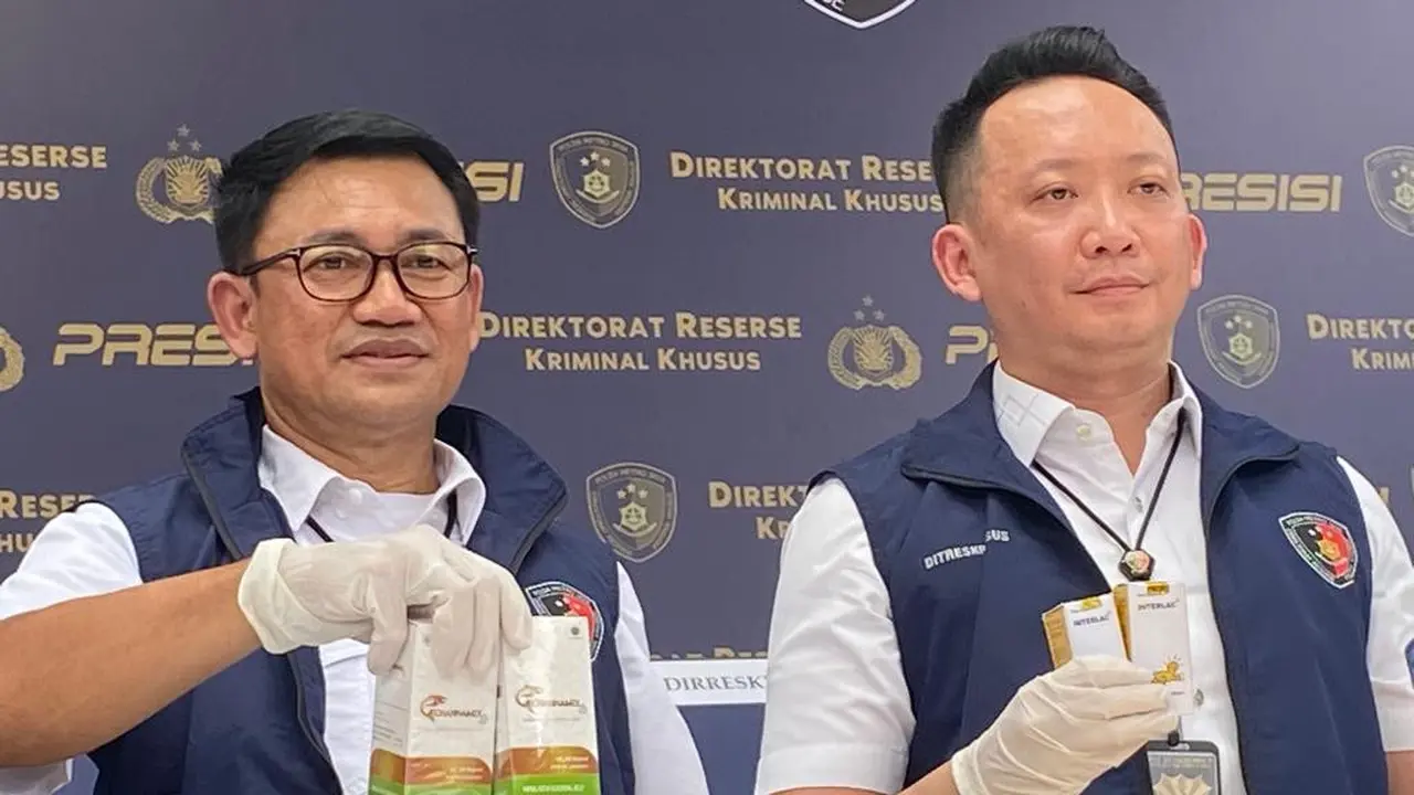 Ditreskrimsus Polda Metro Jaya mengungkap peredaran obat-obatan palsu dan tidak berizin yang beredar di toko online, Rabu (30/5/2023). (Ady Anugrahadi/Liputan6.com)