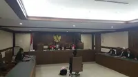 Alfian Tanjung menjalani persidangan. (Liputan6.com/Nanda Perdana Putra)