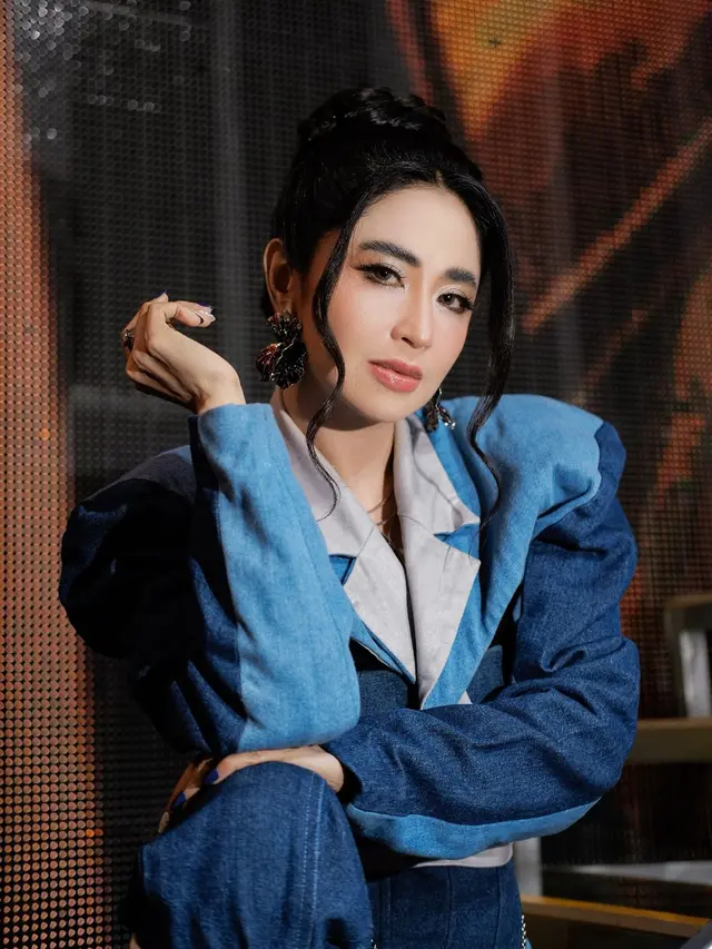 Dewi Perssik