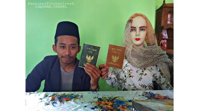 Parodi 4 Foto Imajinasi Jomblo Ini Bikin Geleng-geleng
