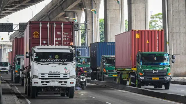Kementerian Perhubungan (Kemenhub) akan membatasi operasional truk besar sumbu tiga atau lebih selama angkutan Lebaran 2026. (Foto: Kemenhub)