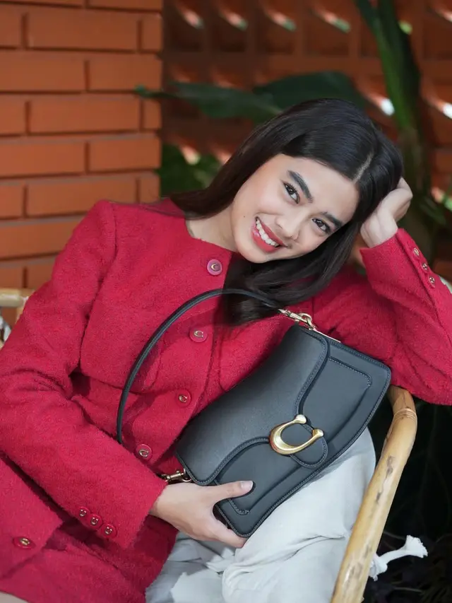 Aqeela Calista kenakan ootd Coach. Dok. Coach