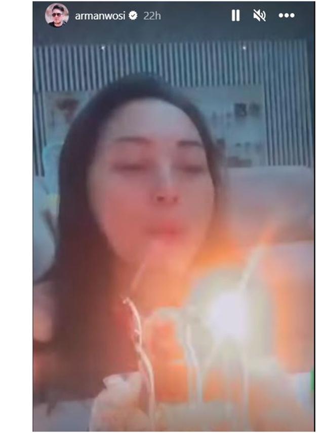 6 Potret Della Puspita Rayakan Ultah Arman Wosi, Ucap Maaf dan Sebut Mulai dari Nol