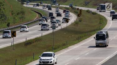 Pemudik Mulai Padati Tol Cipali