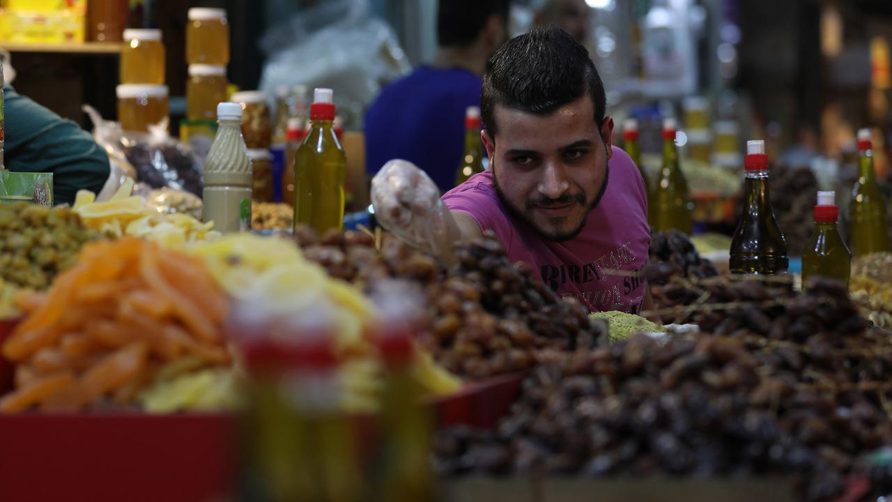 Warga Palestina Mulai Belanja Persiapan Ramadan