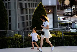 Ikatan batin antara orangtua dengan anak berpengaruh besar pada perkembangan anak. (unsplash.com/@jurienh)