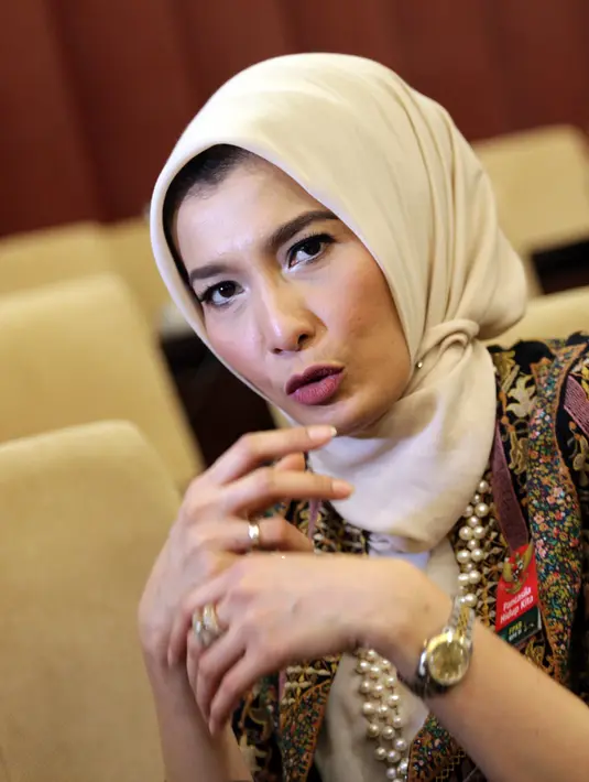 "Bukan karena ada kasus Zaskia, tapi kebetulan karena ada kasus itu kita harus punya lebih tanggung jawab untuk mensosialisasikan pancasila," ungkap anggota DPR periode 2014-2019. (Adrian Putra/Bintang.com)